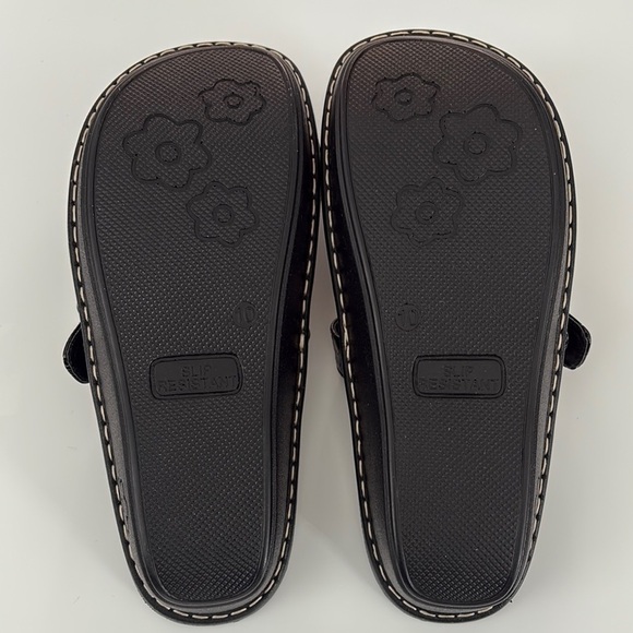 NWB- Kågen Black Croc-Embossed  Slip Resistant Slide Sandals (size 10) - Picture 3 of 12